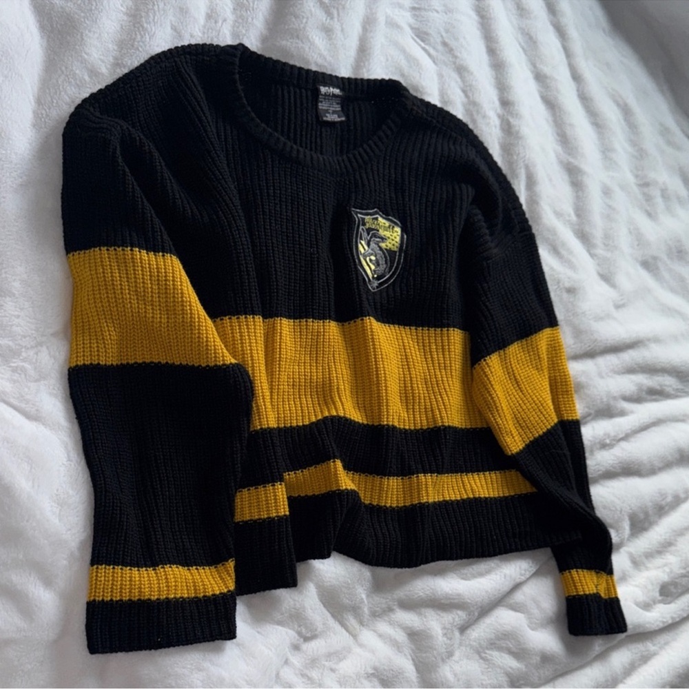 Harry Potter Hufflepuff Sweater XL Official Warner Bros Striped Knit House Crest - Picture 5 of 8